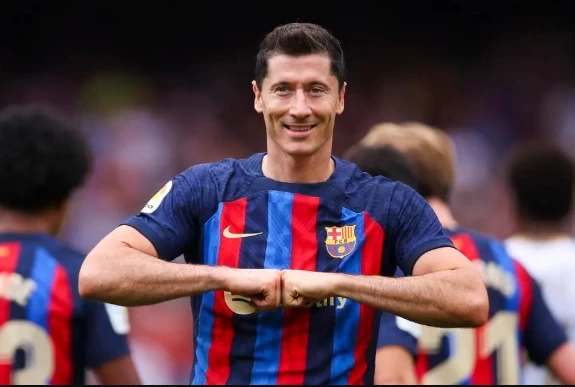 Pecahkan Rekor Gol di Barca, Lewandowski Bersaing Raih Sepatu Emas