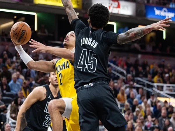Indiana Pacers memenangkan dua pertandingan berturut-turut berkat tiga angka detik terakhir. Mereka melakukannya lagi Kamis, tetapi dari tembakan bebas