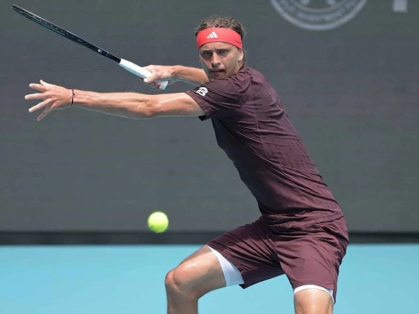 Alexander Zverev melupakan awal yang tidak meyakinkan demi berada di jalur yang tepat di Miami Open musim 2025 dan memecahkan rekor di turnamen Masters 1000.