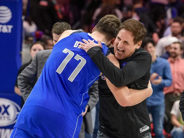 Pemilik minoritas Dallas Mavericks yaitu Mark Cuban mengomentari alasan tim menukar Luka Doncic karena fisiknya yang gemuk. Cuban mengatakan bahwa hal itu harus dimaklumi karena Doncic berasal dari Slovenia.