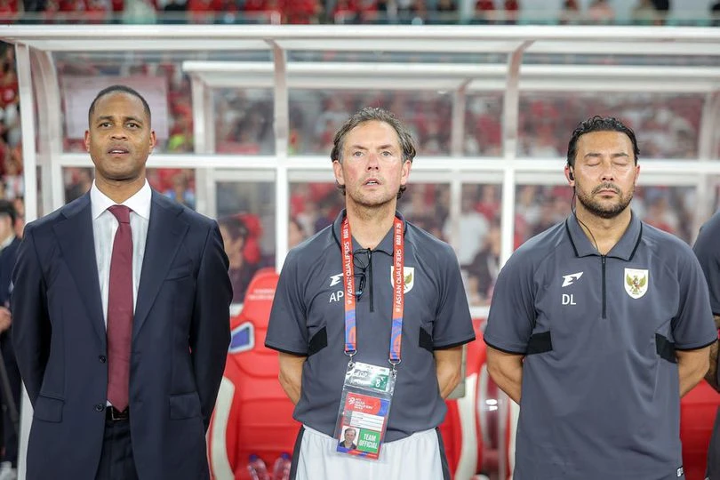 Patrick Kluivert, Denny Landzaat dan Jordi Cruyff Pantau Ole Romeny di Inggris, di Bawahnya Duduk Pascal Struijk