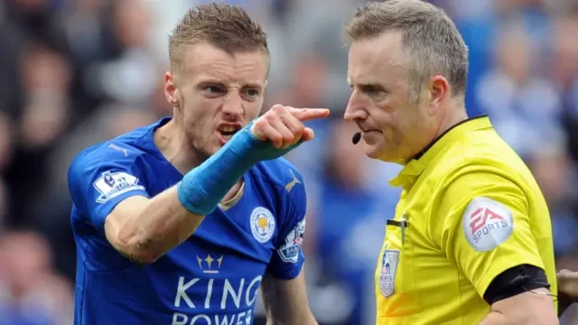 Momen Jamie Vardy Bantu Tiup Pluit Wasit yang Kesakitan