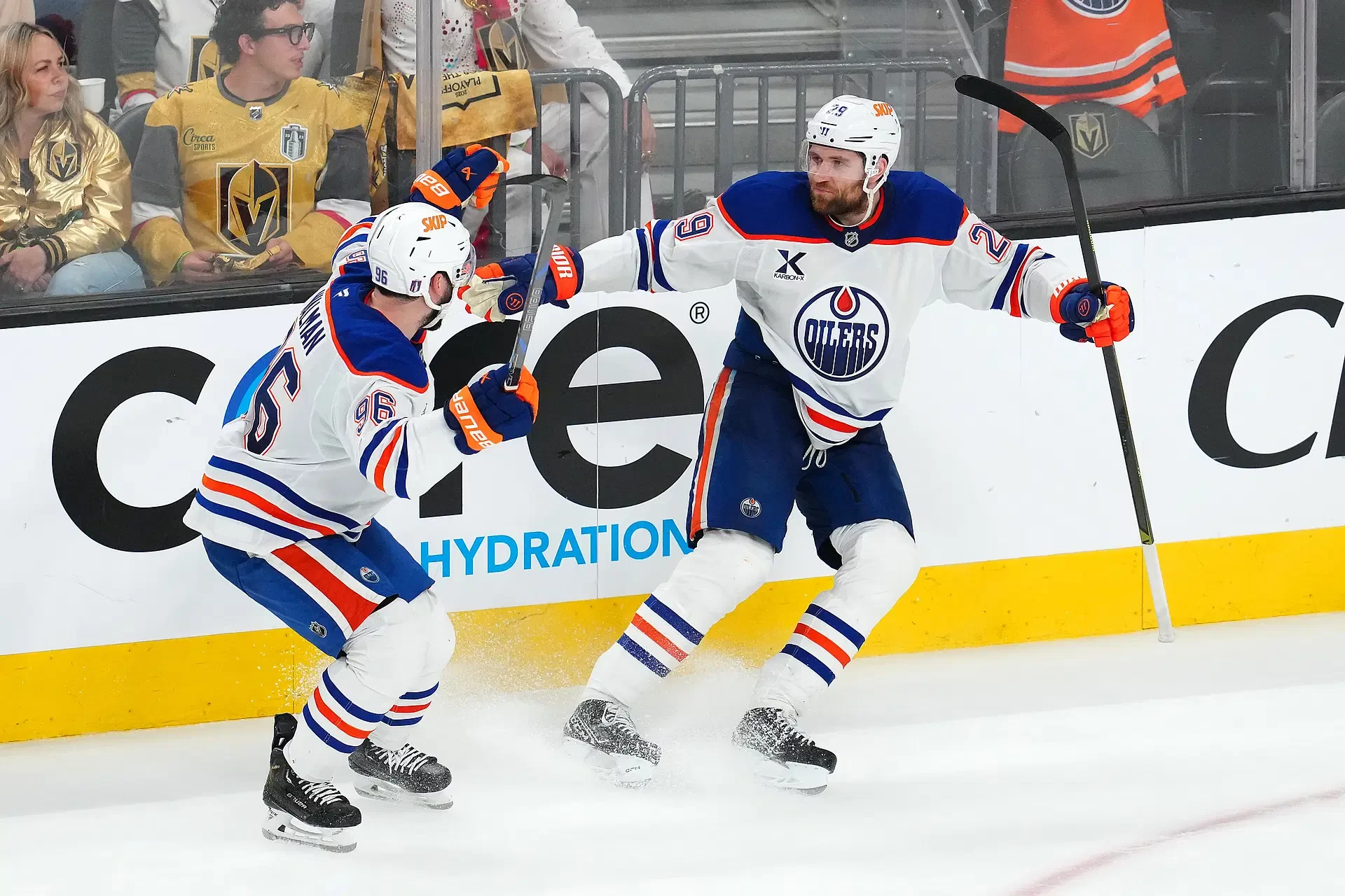 Edmonton Oilers vs. Vegas Golden Knights Edmonton memimpin seri 2-0 setelah dua kemenangan tandang.