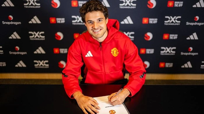 Senne Lammens Disebut Pembelian Panik MU